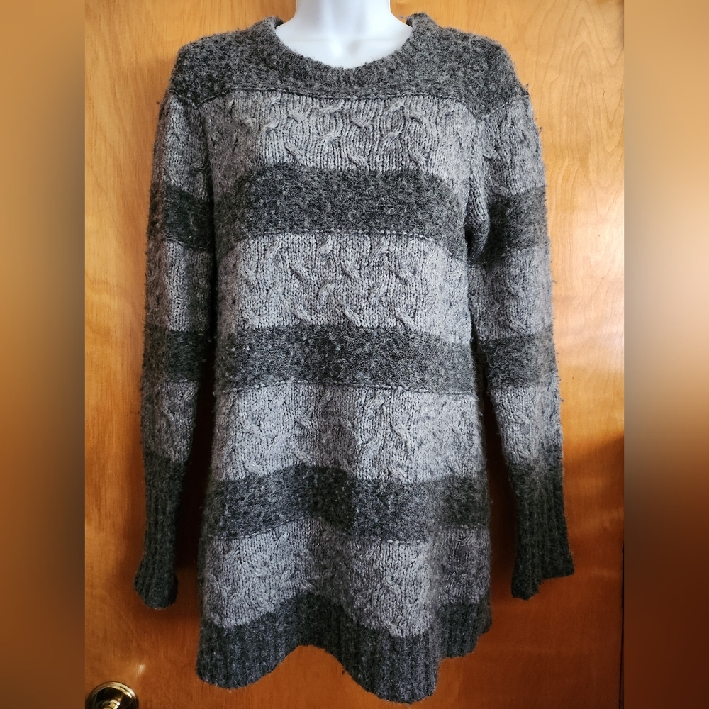 Ruby Moon Sweater - Picture 3 of 13